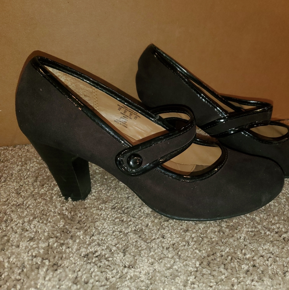 Heels size 8